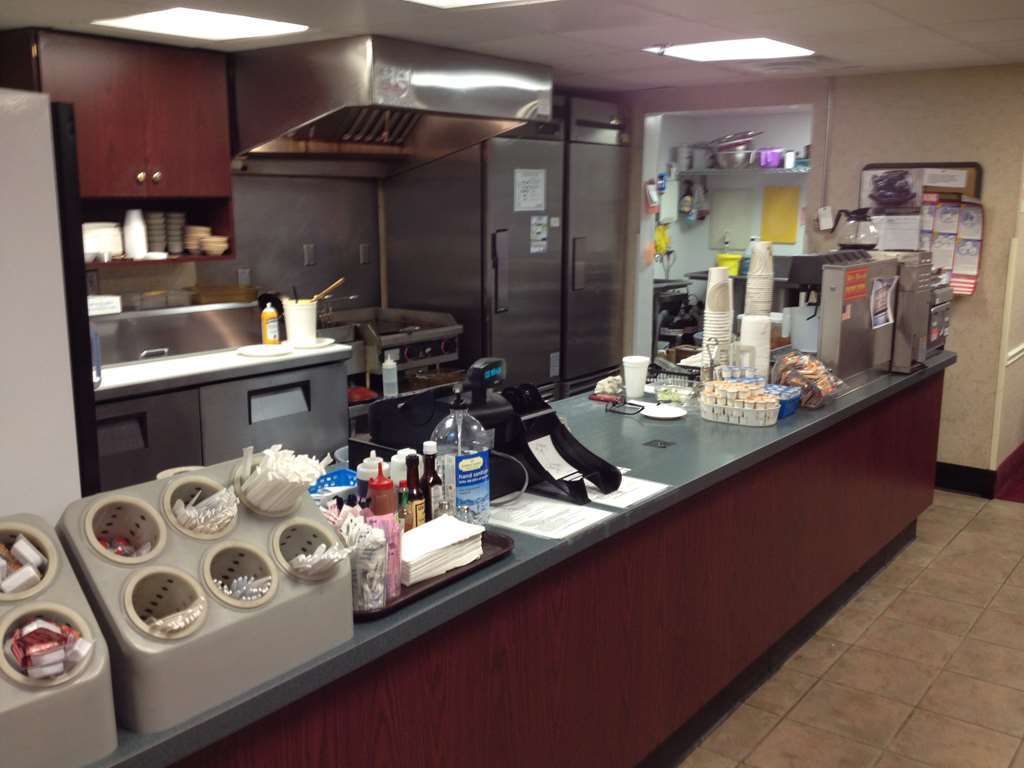 Country Hearth Inn & Suites Willard Restaurant photo