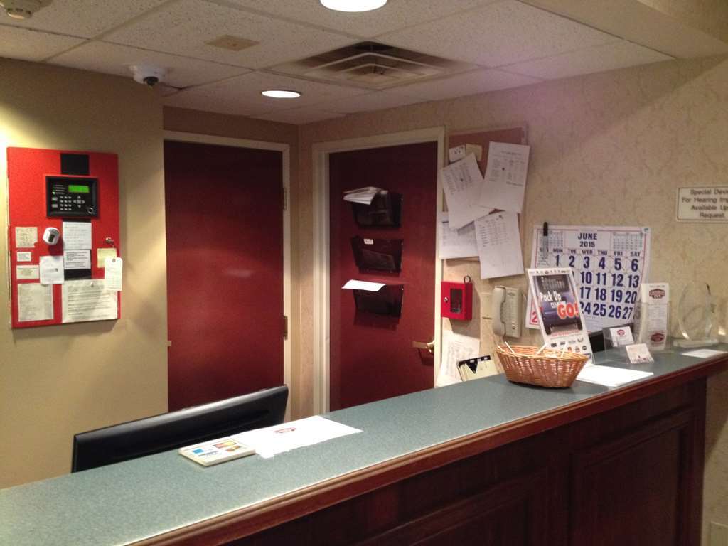 Country Hearth Inn & Suites Willard Interior photo