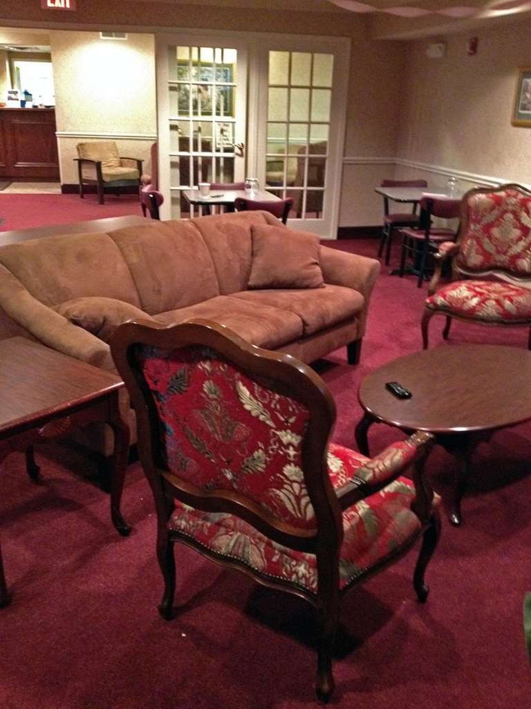 Country Hearth Inn & Suites Willard Interior photo