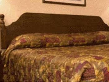 Country Hearth Inn & Suites Willard Exterior photo